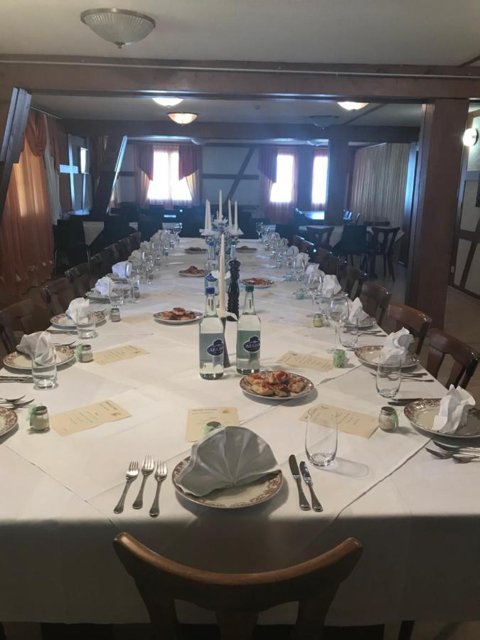 Hotel Restaurant Pizzeria Rotes Haus Munsterlingen Экстерьер фото