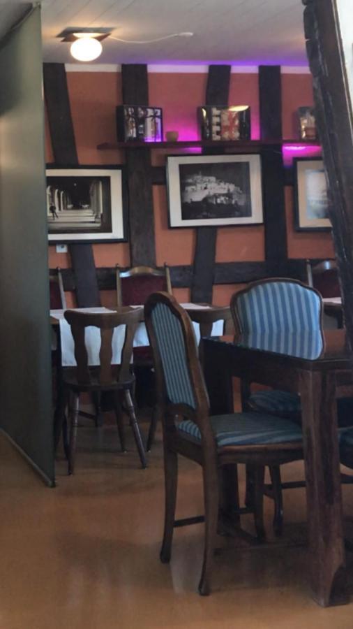 Hotel Restaurant Pizzeria Rotes Haus Munsterlingen Экстерьер фото