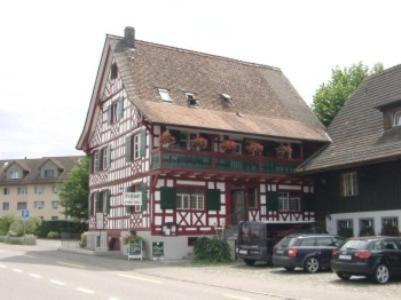 Hotel Restaurant Pizzeria Rotes Haus Munsterlingen Экстерьер фото