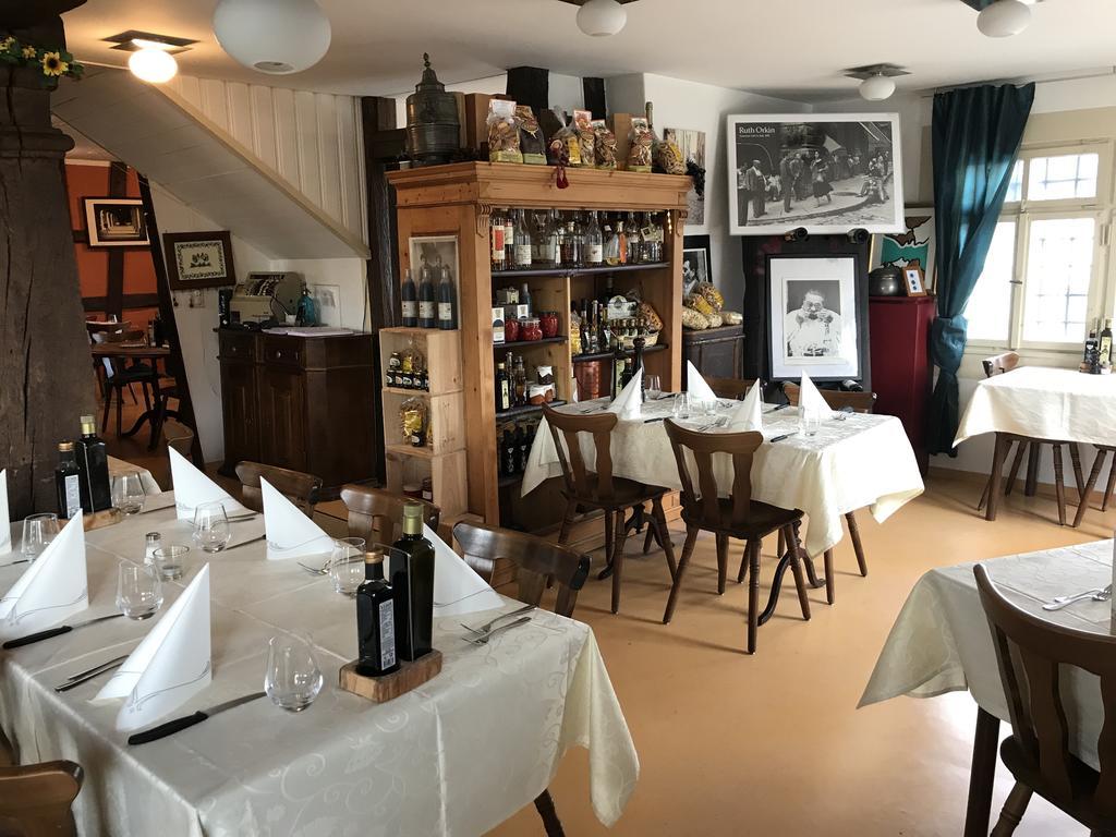 Hotel Restaurant Pizzeria Rotes Haus Munsterlingen Экстерьер фото